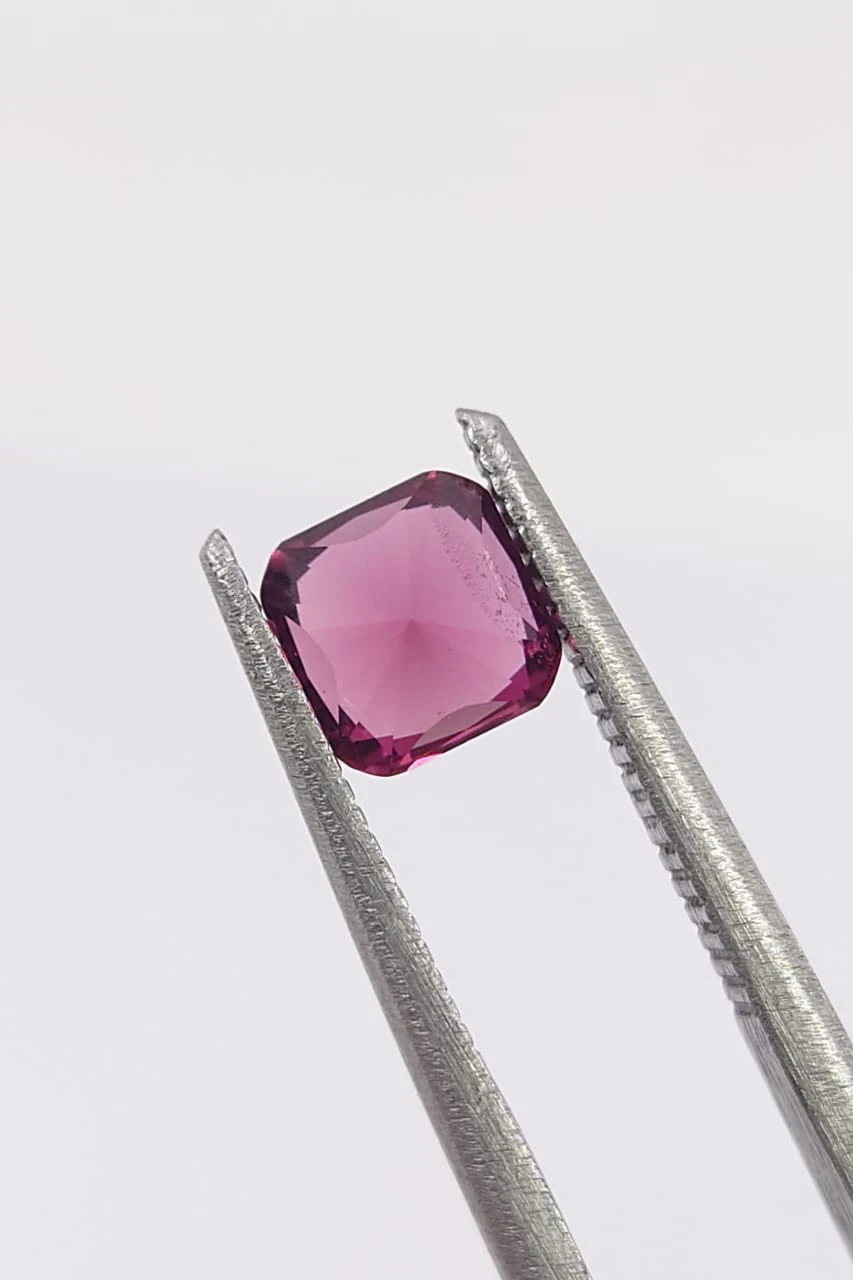 1.08ct Natural Pinkish Red Malaya Garnet Loose Gemstone From Tanzania — view 5
